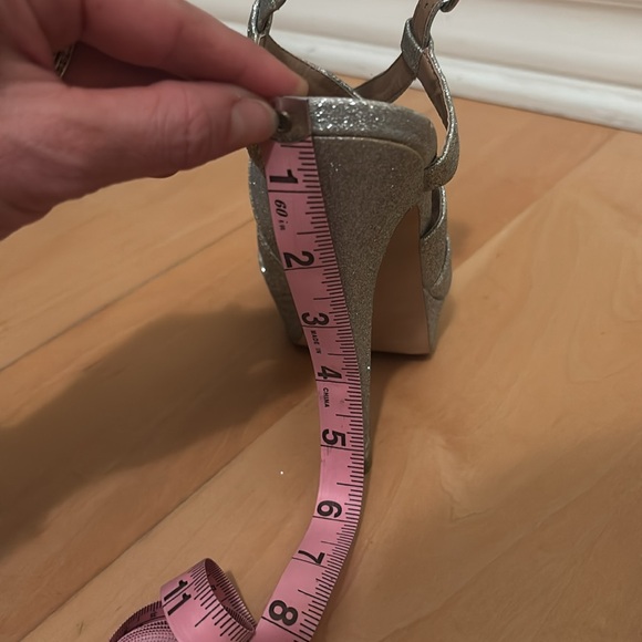 Steve Madden "uptowwn" heels - Picture 8 of 8